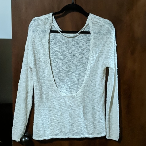Backless Knit Sweater - Picture 3 of 4